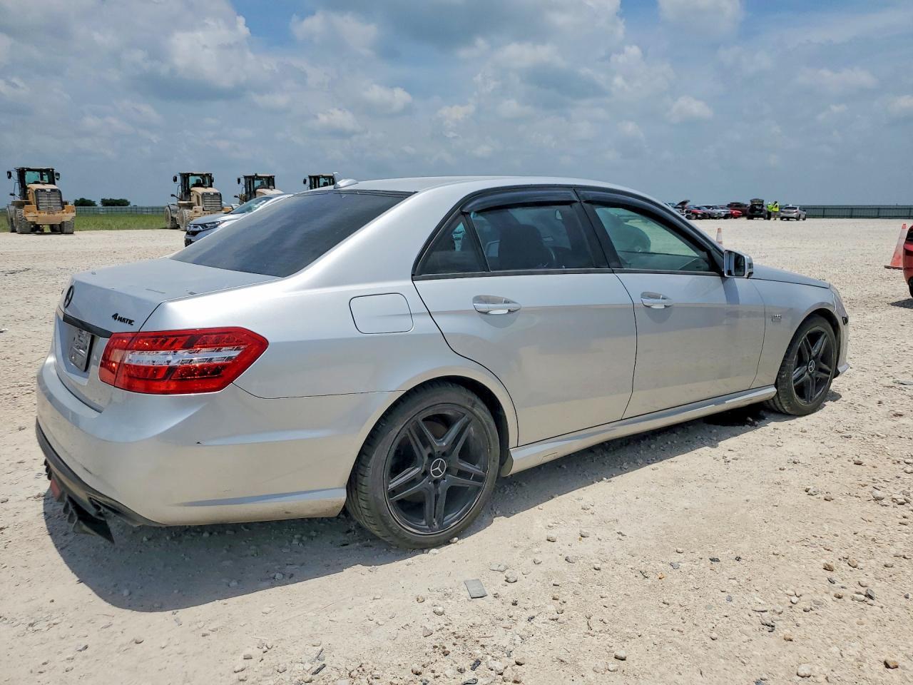 2012 Mercedes-Benz E 550 4Matic - Фото 3
