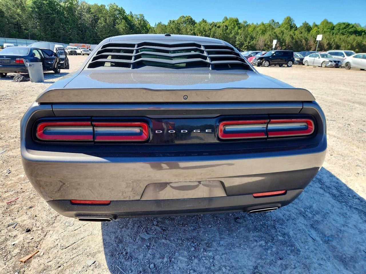 2021 Dodge Challenger Sxt - Image 6