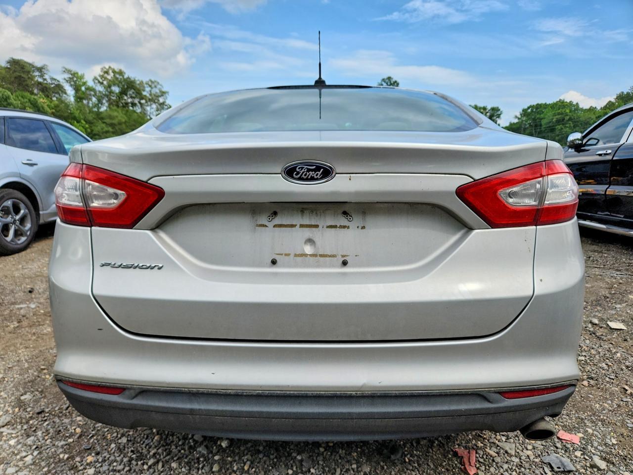2013 Ford Fusion S - Фото 6