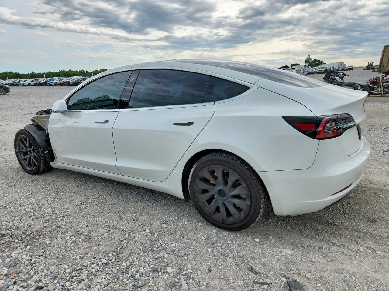 2019 Tesla Model 3 - Фото 2