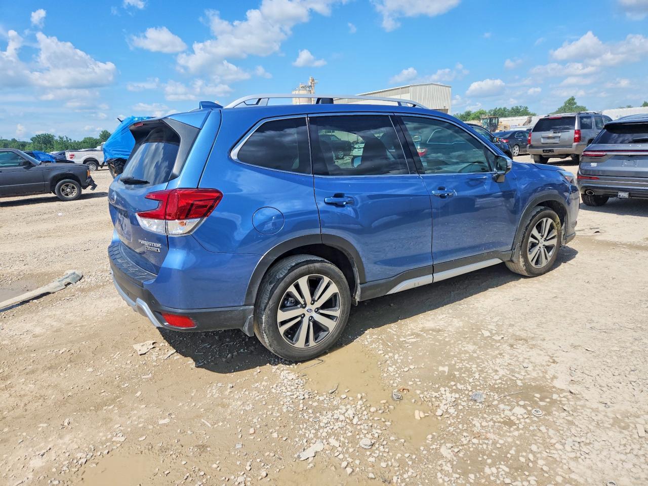 2022 Subaru Forester Touring - Фото 3