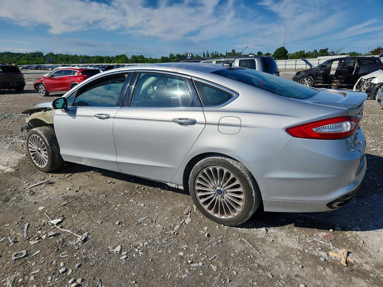 2016 Ford Fusion Titanium - Фото 2