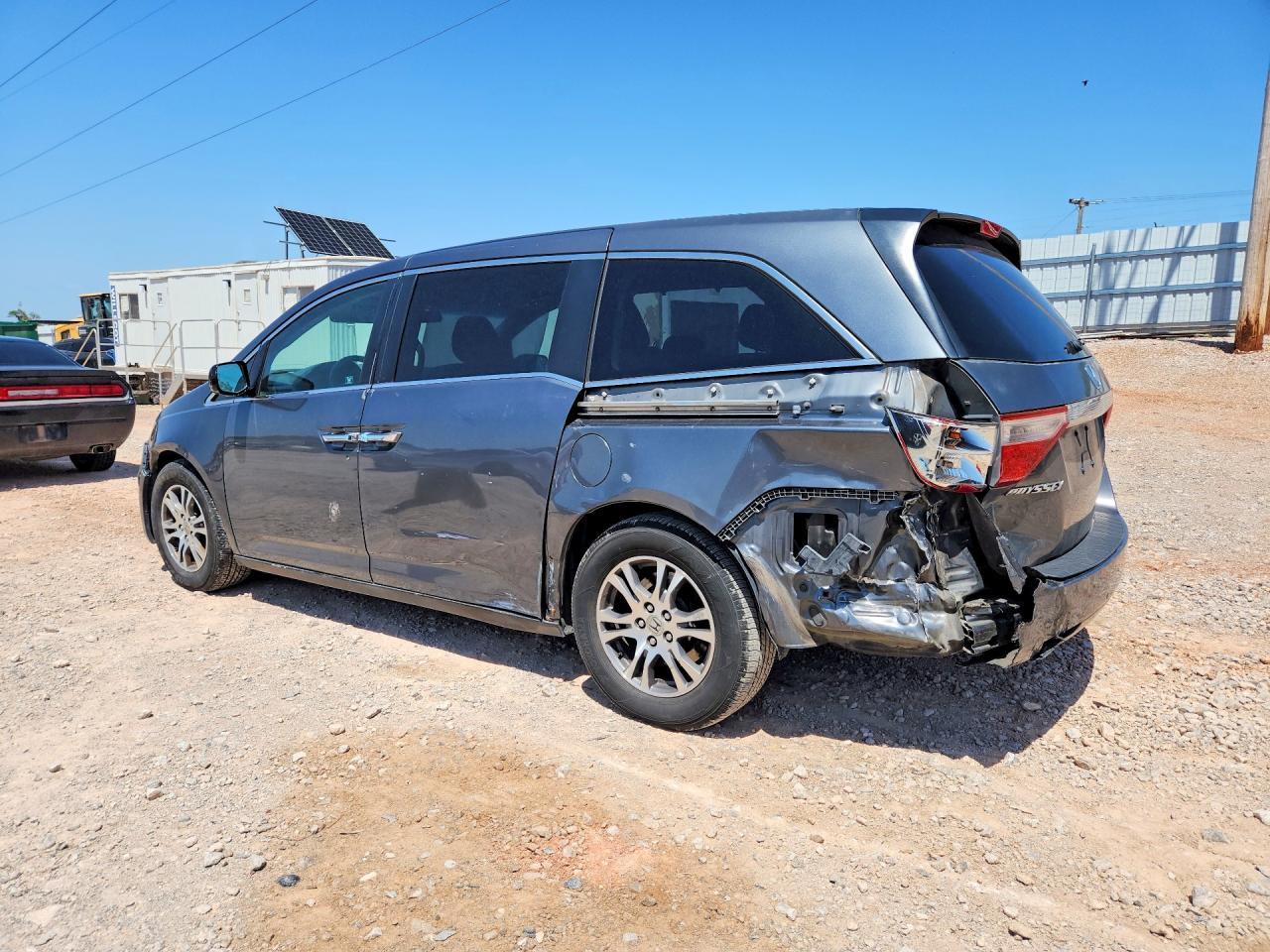 2011 Honda Odyssey Ex - Image 2