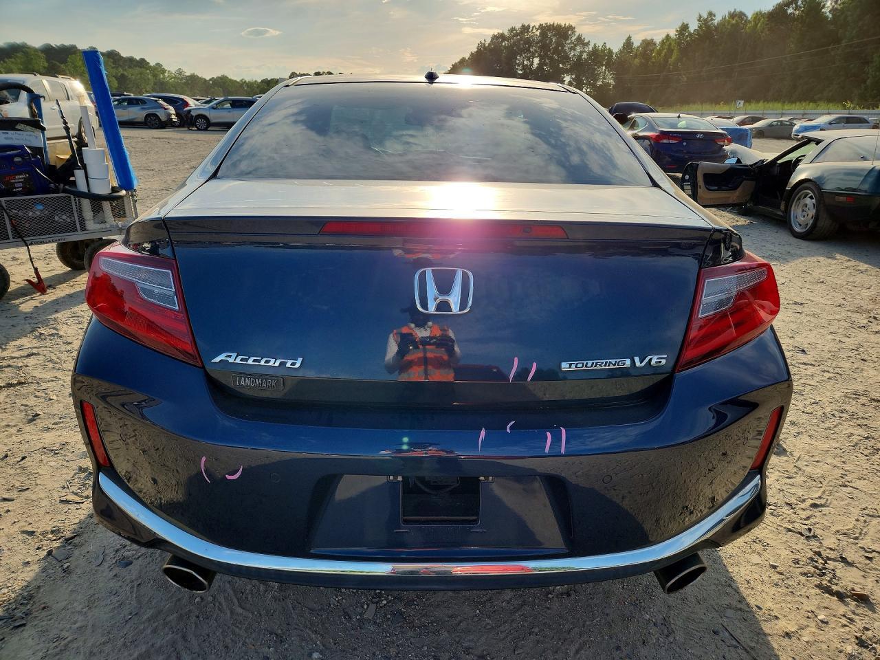 2016 Honda Accord Touring - Image 6