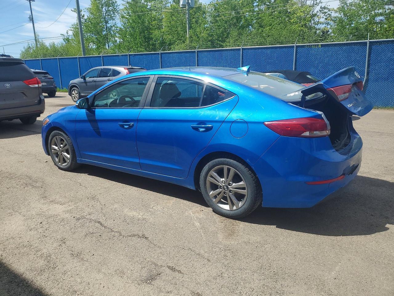 2017 Hyundai Elantra Se - Image 2