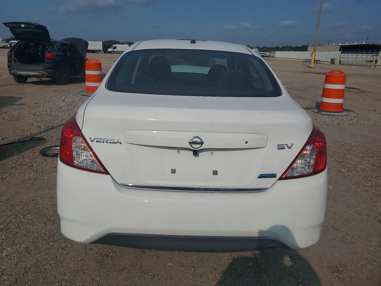 2016 Nissan Versa 1.6 Sv - Image 6