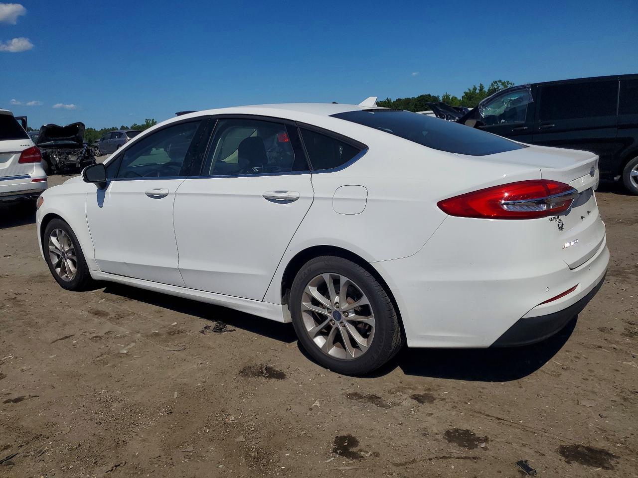 2020 Ford Fusion Se - Фото 2
