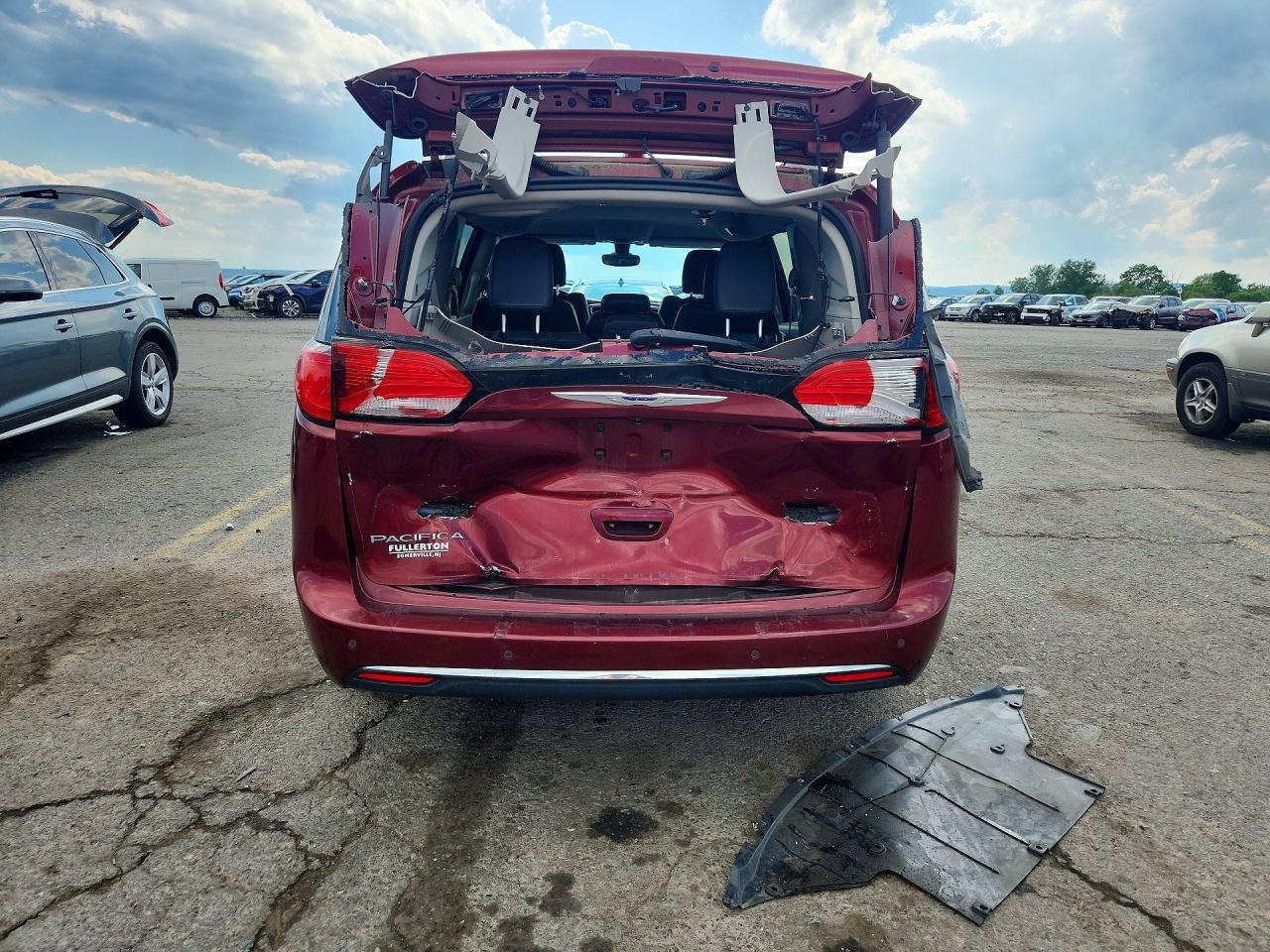 2017 Chrysler Pacifica Touring L Plus - Фото 6