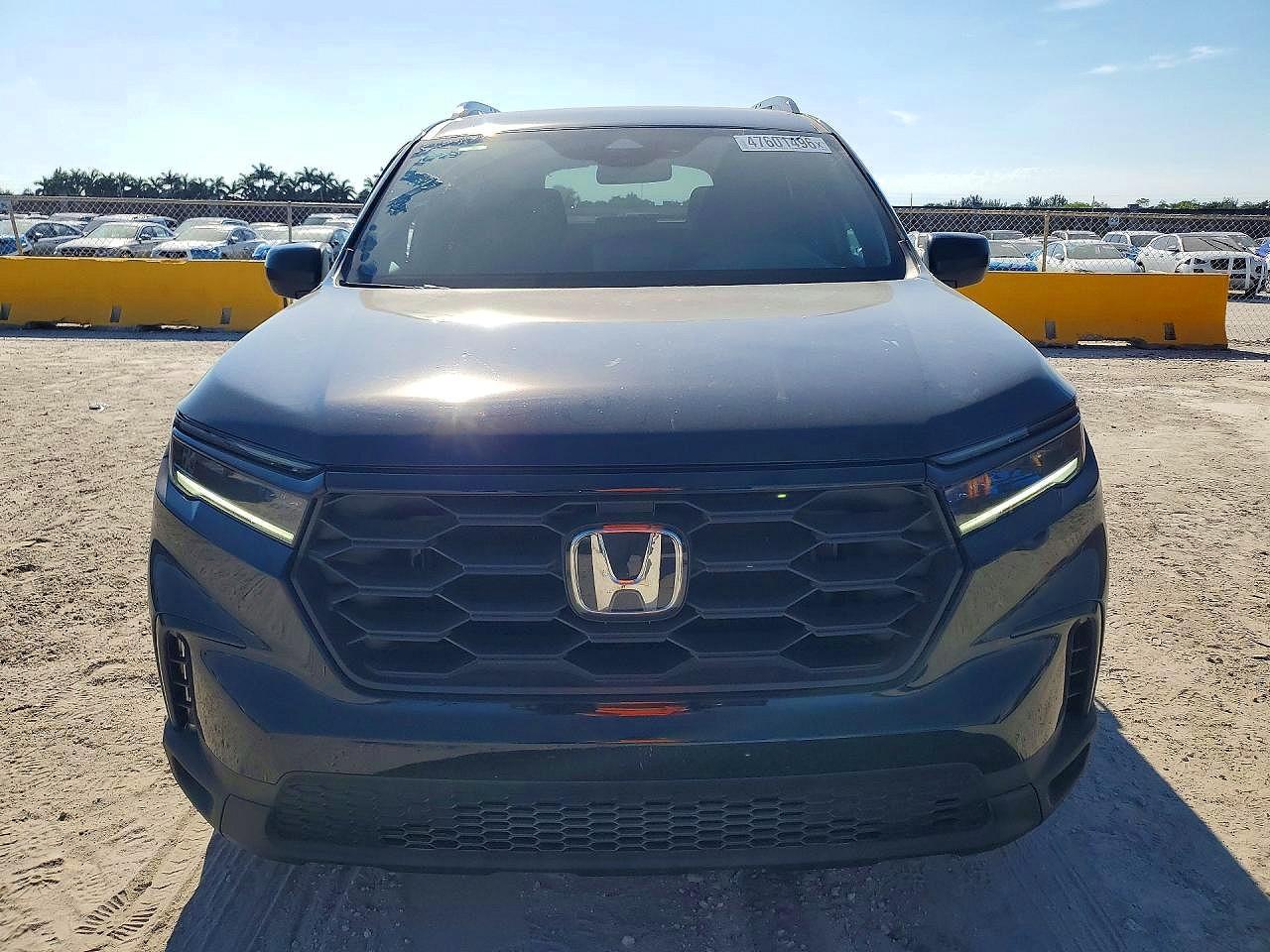 2025 Honda Pilot Sport - Image 5