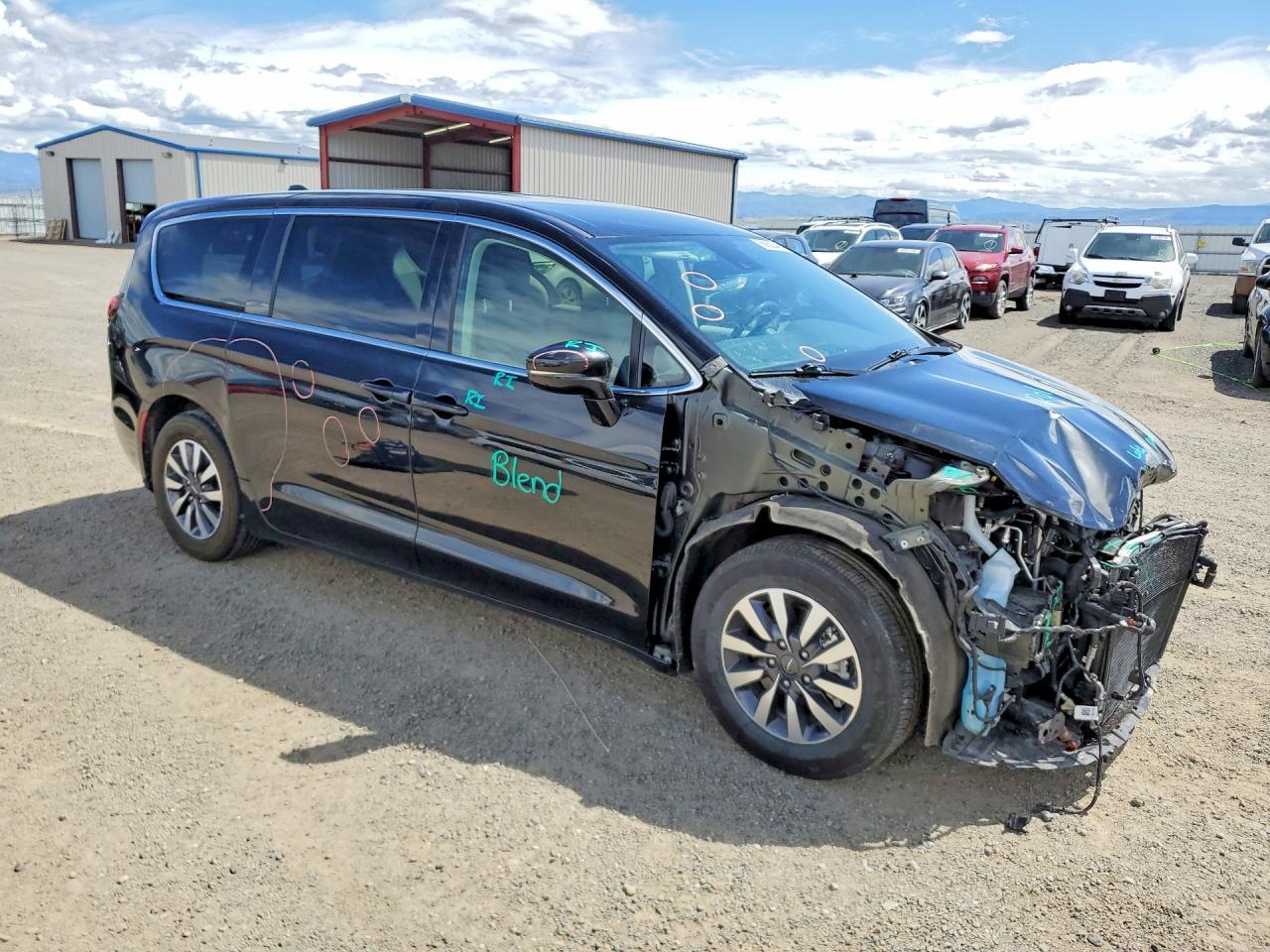 2022 Chrysler Pacifica Hybrid Touring L - Фото 4