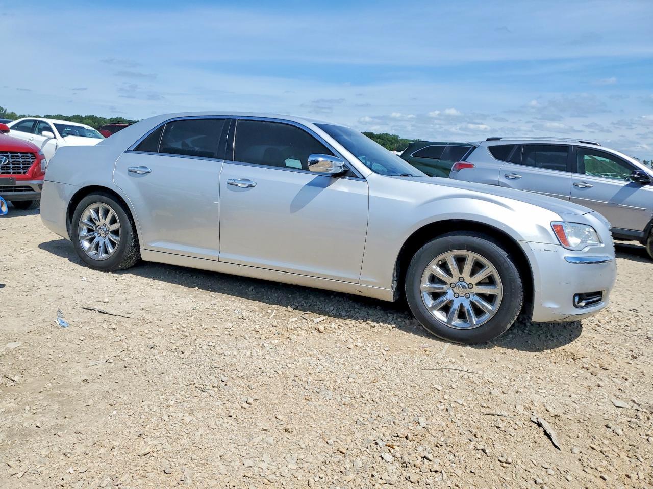 2012 Chrysler 300 Limited - Image 4