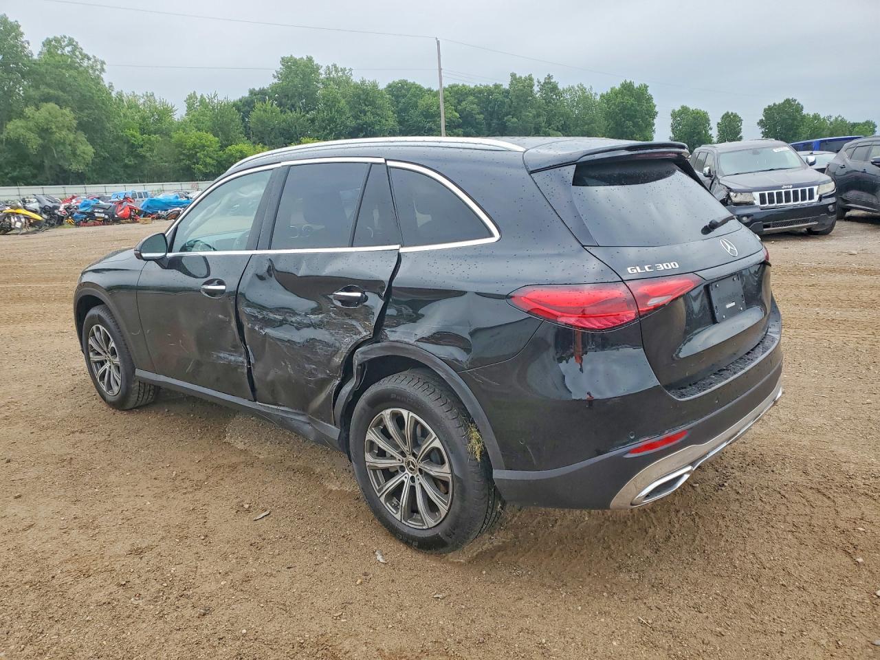 2026 Mercedes-Benz Glc 300 4Matic - Image 2