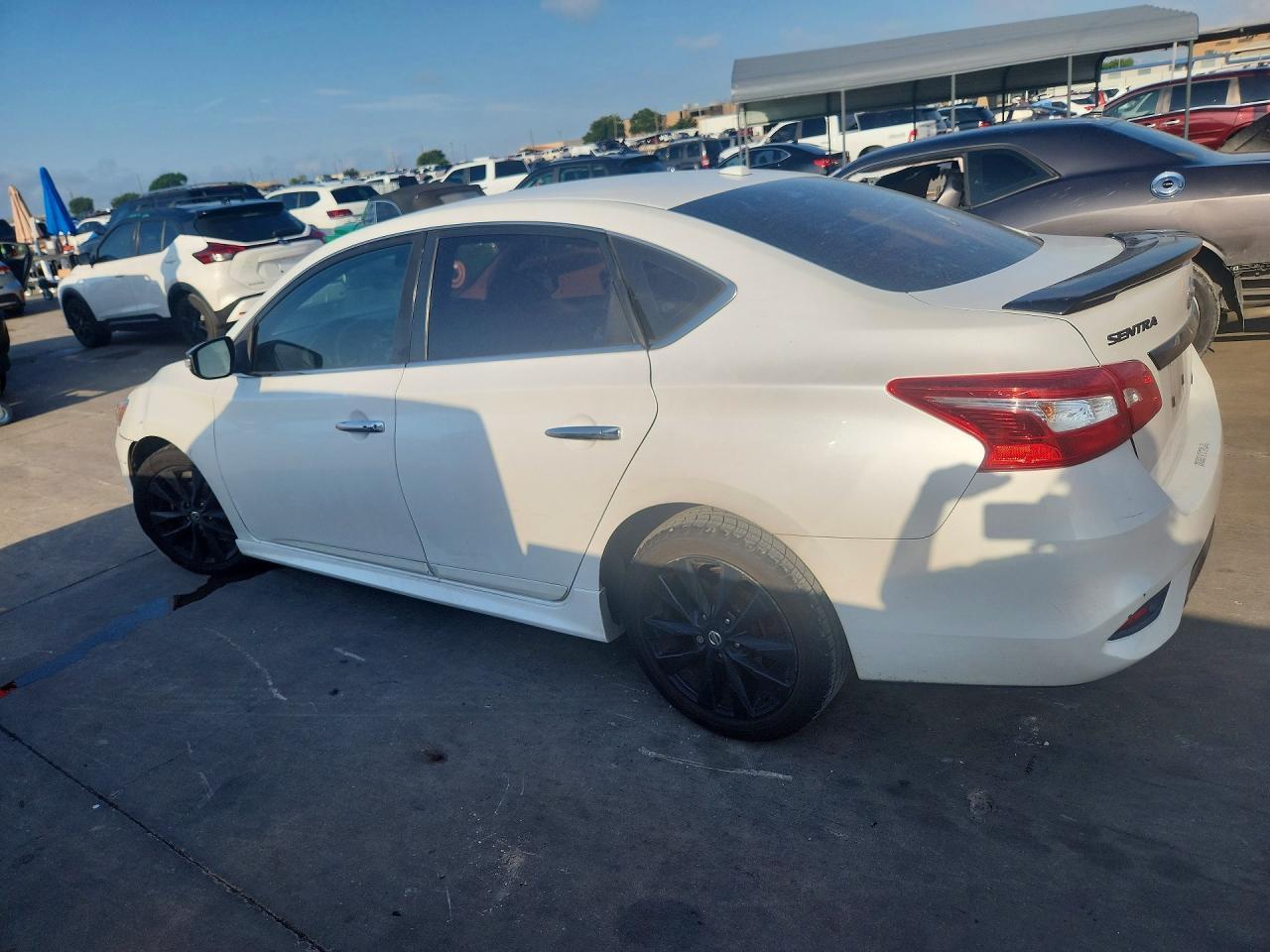 2018 Nissan Sentra Sr - Image 2