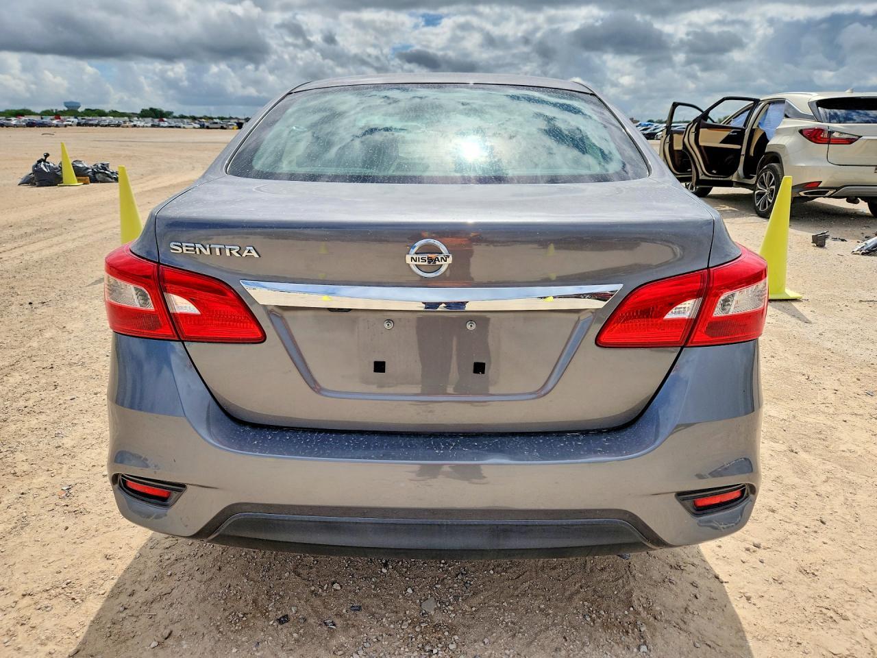 2019 Nissan Sentra S - Фото 6