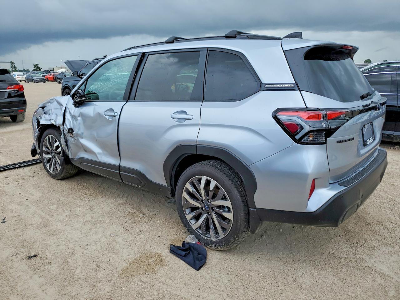 2026 Subaru Forester Touring - Фото 2
