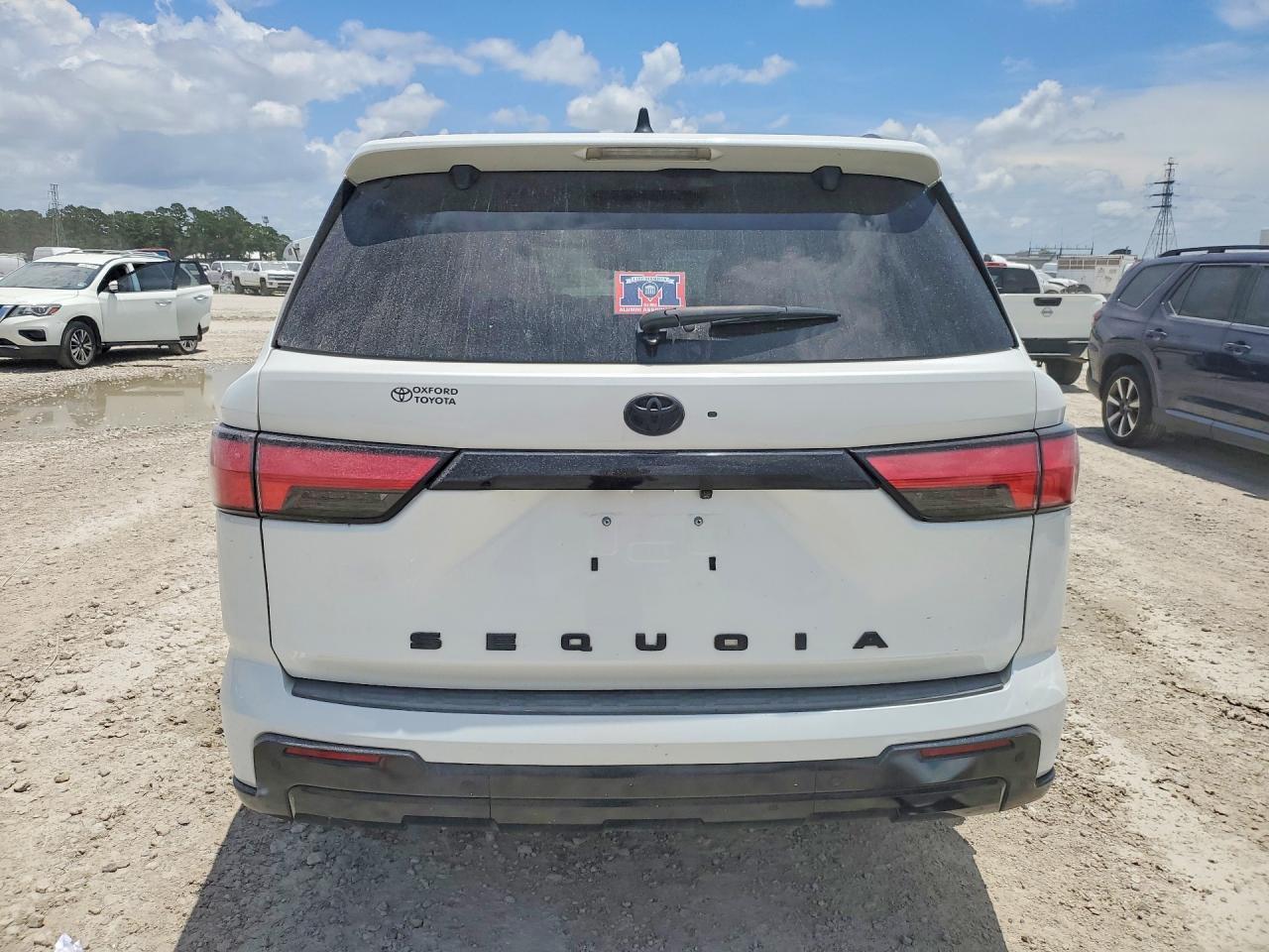 2024 Toyota Sequoia Platinum - Image 6