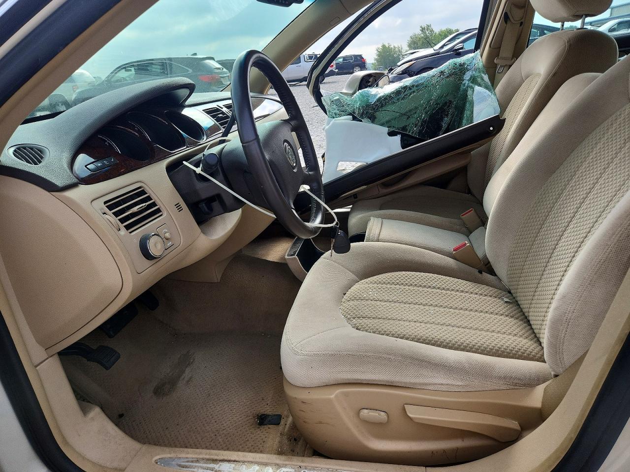 2011 Buick Lucerne Cx - Image 7