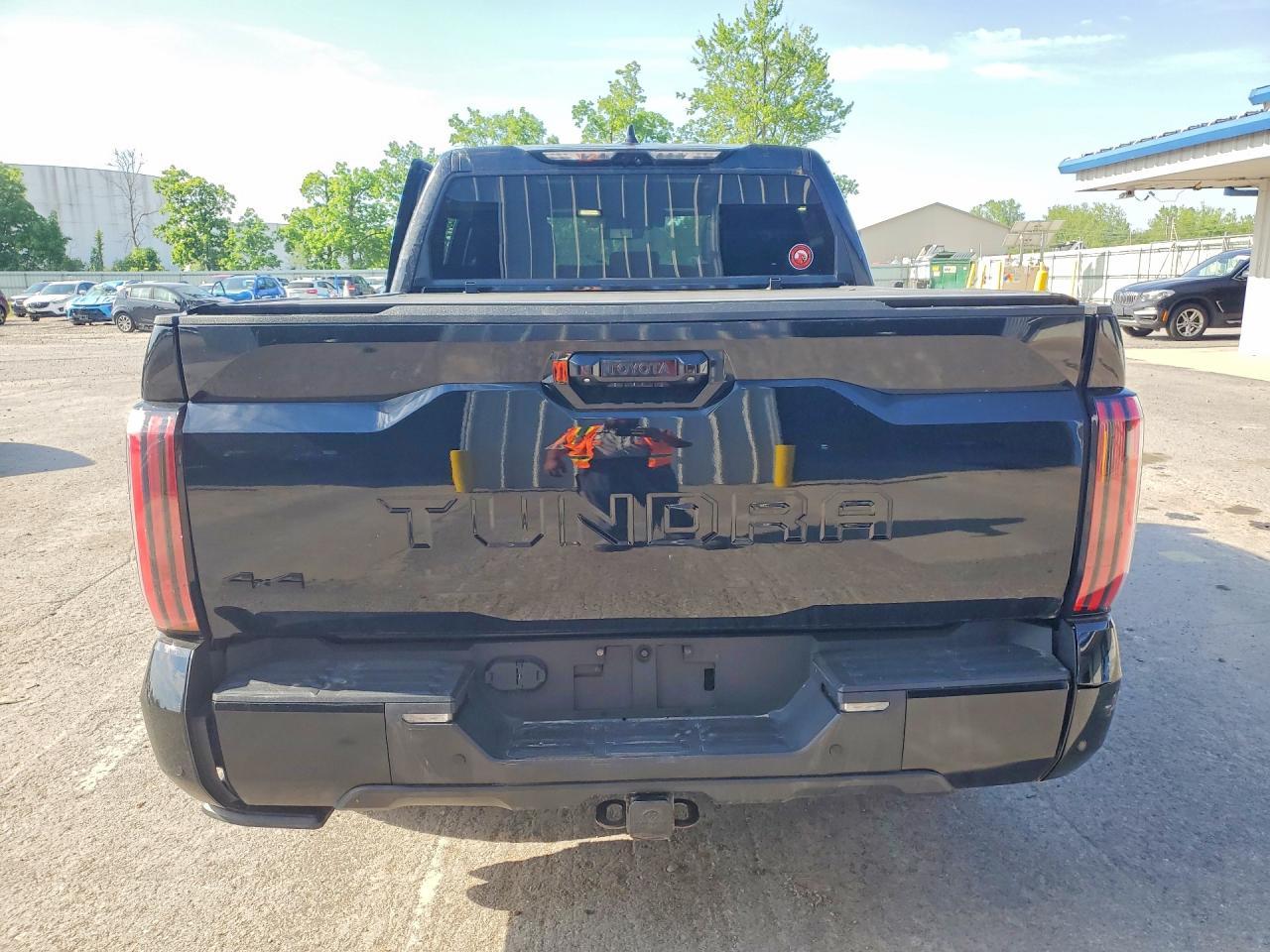 2023 Toyota Tundra Platinum - Image 6