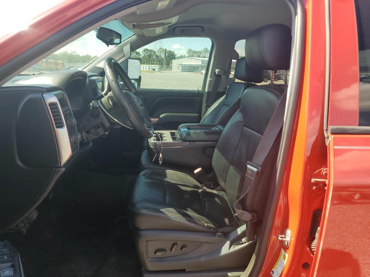 2015 Chevrolet Silverado C3500 - Фото 7