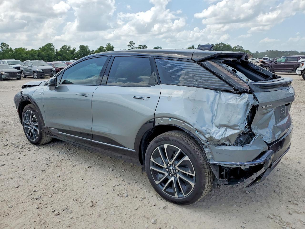 2025 Cadillac Optiq Sport - Фото 2
