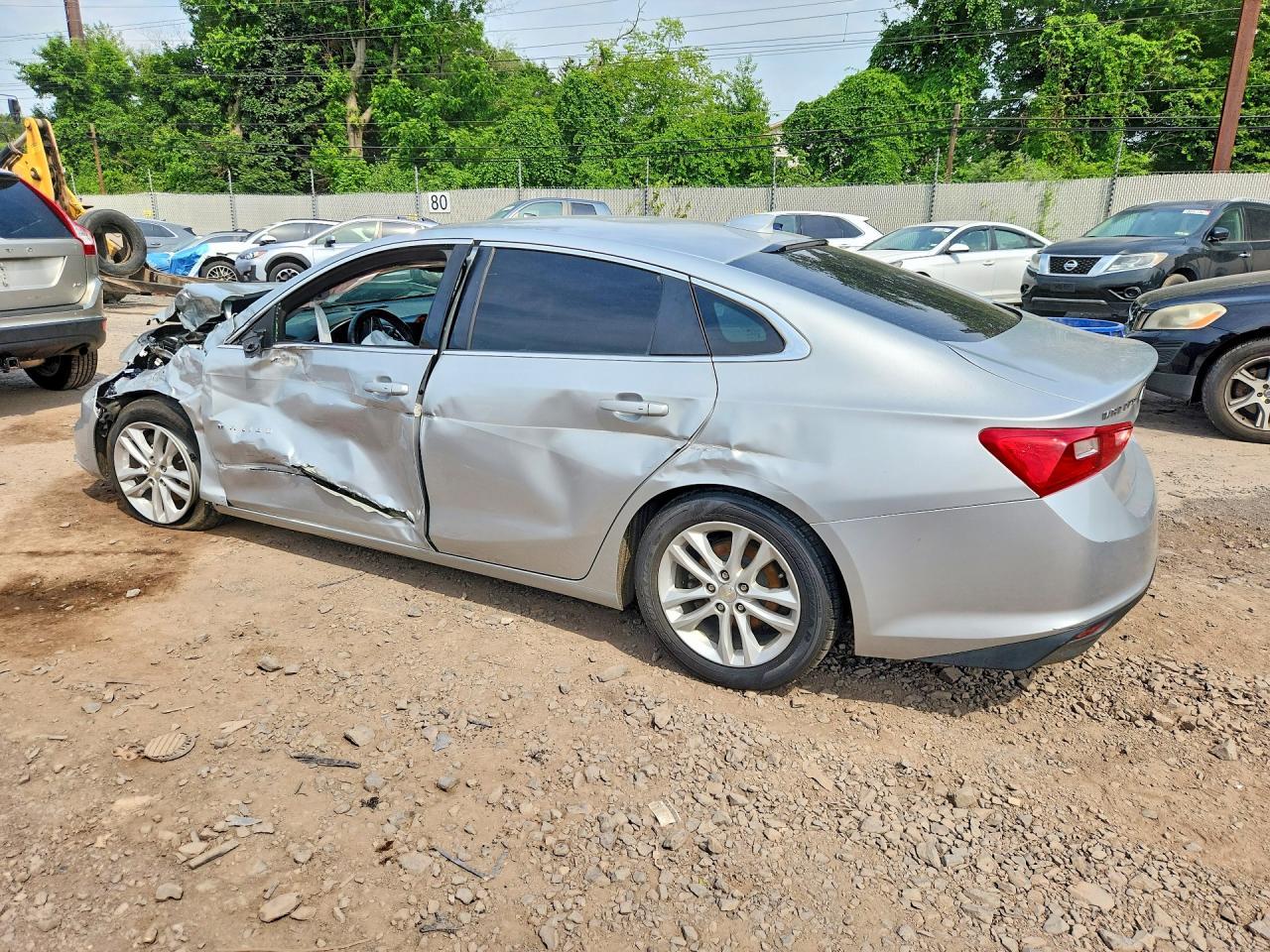 2017 Chevrolet Malibu Lt - Image 2