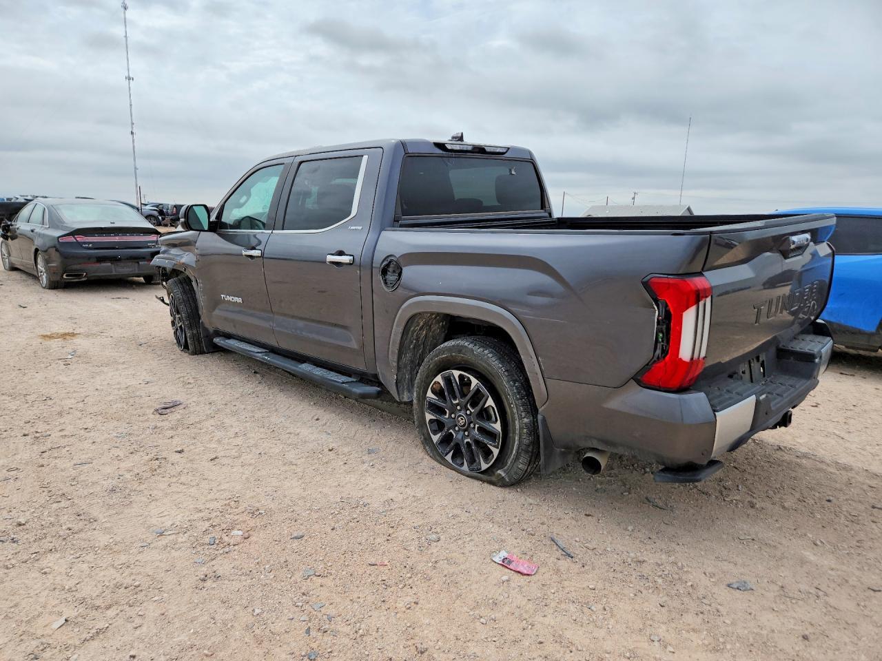 2025 Toyota Tundra Crewmax Limited - Фото 2