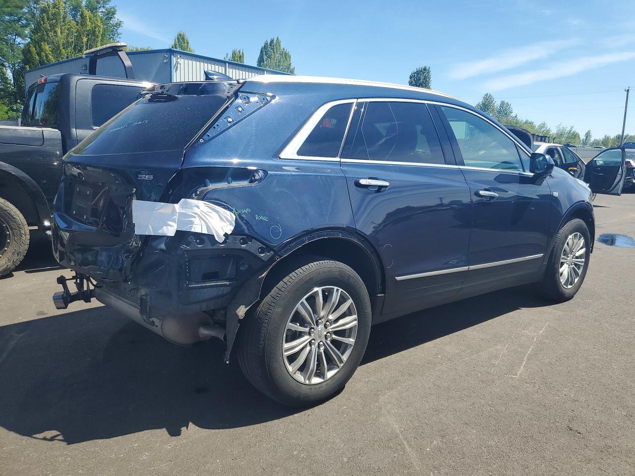 2017 Cadillac Xt5 Luxury - Image 3