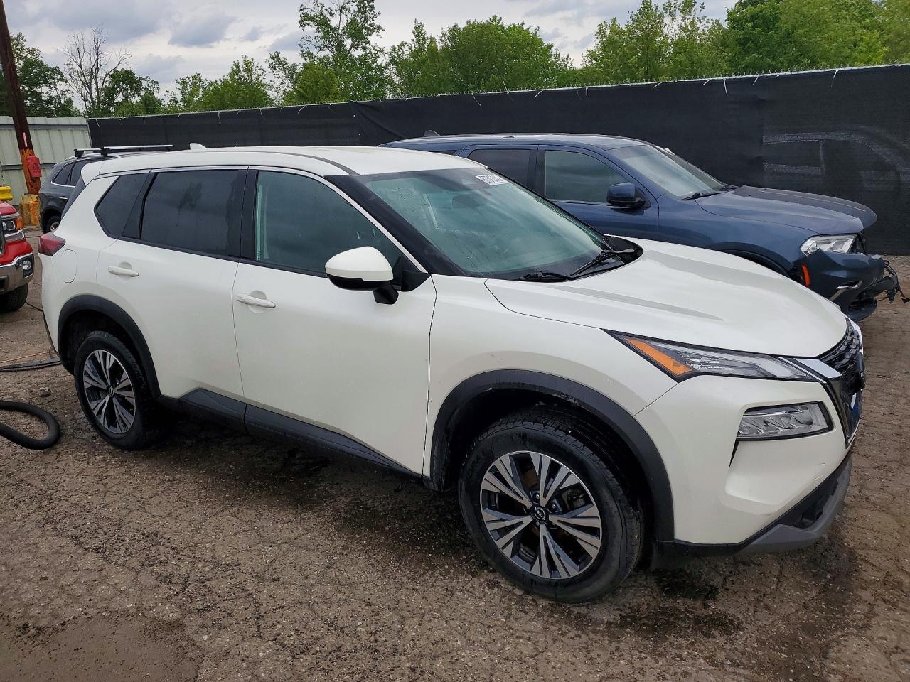 2023 Nissan Rogue Sv - Image 4