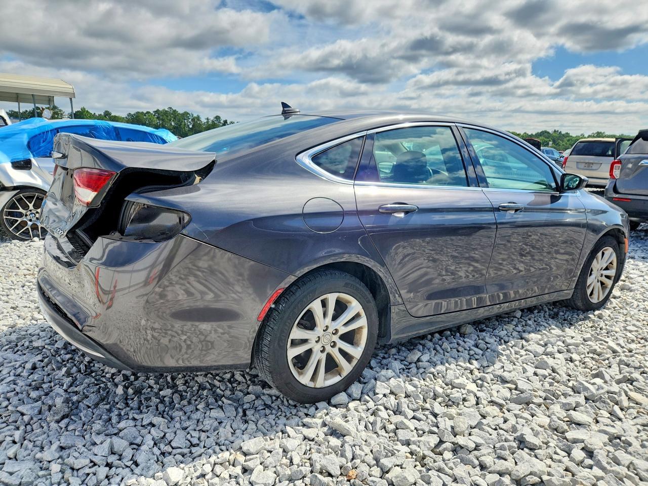 2015 Chrysler 200 Limited - Image 3