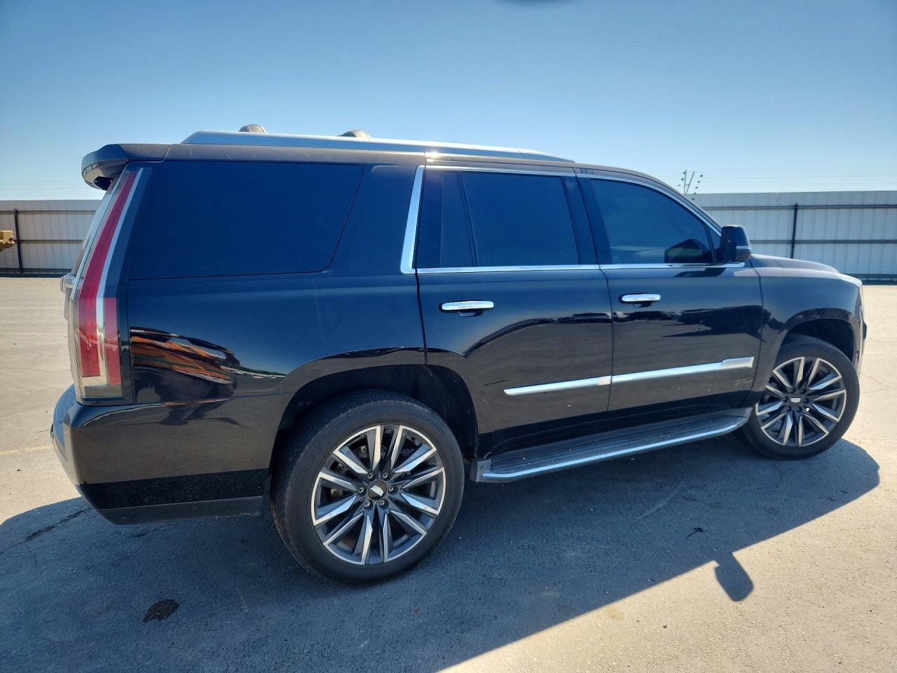 2016 Cadillac Escalade - Image 3
