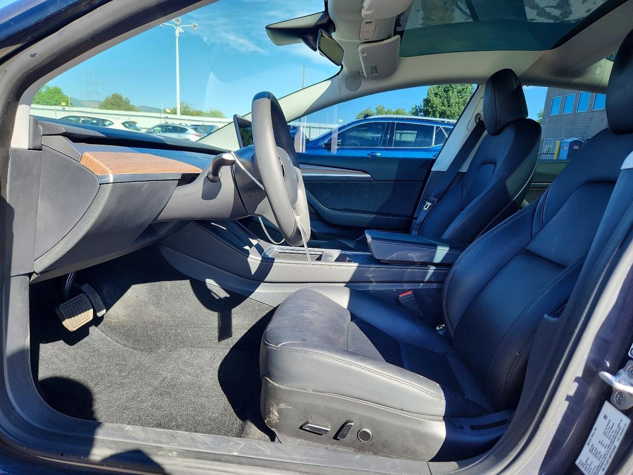 2023 Tesla Model 3 - Image 7