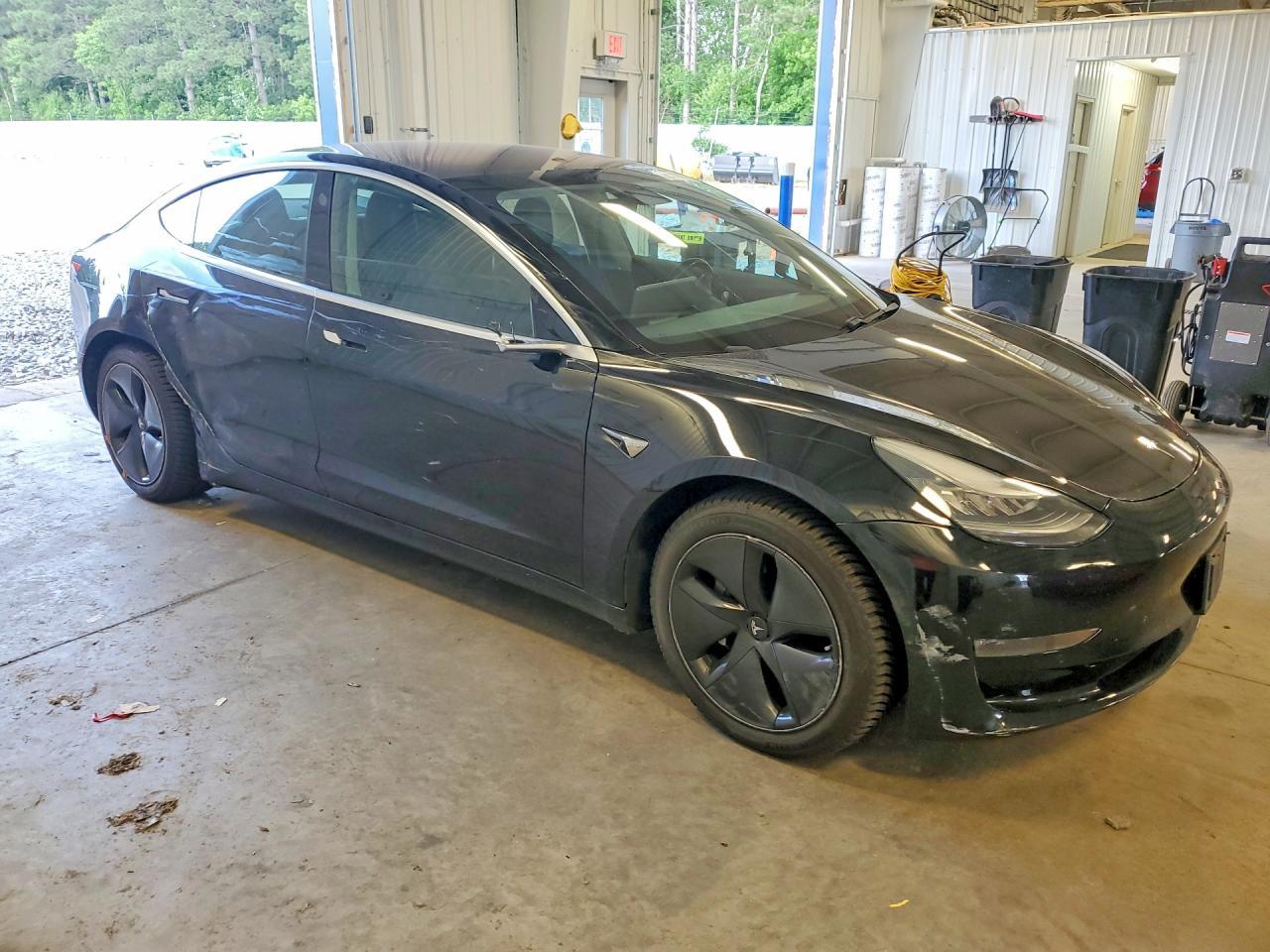 2018 Tesla Model 3 - Фото 4