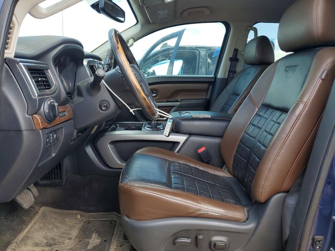 2018 Nissan Titan Platinum Reserve - Фото 7
