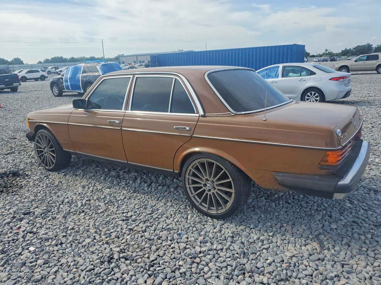 1980 Mercedes-Benz 240 D - Фото 2