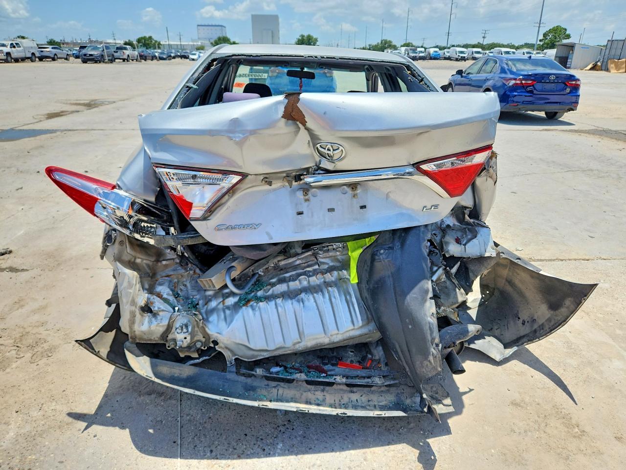 2017 Toyota Camry Le - Image 6