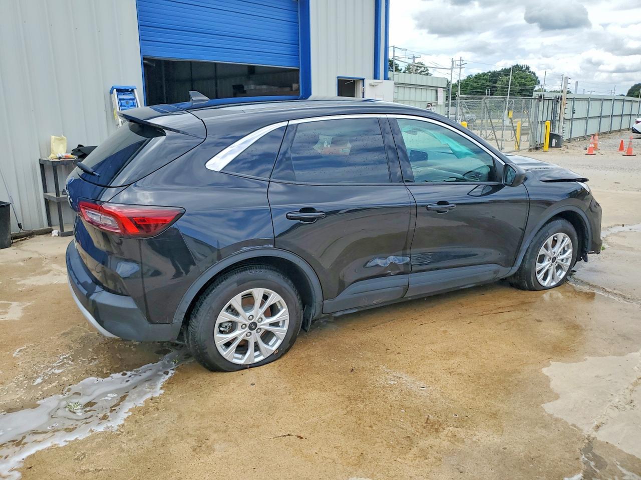 2024 Ford Escape Active - Image 3