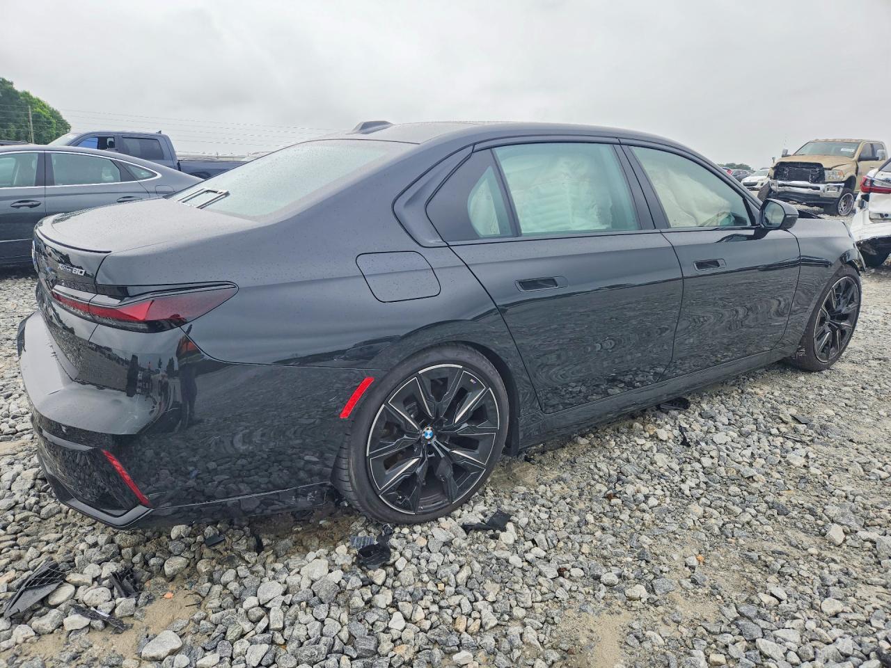 2025 BMW I7 xDrive60 - Фото 3