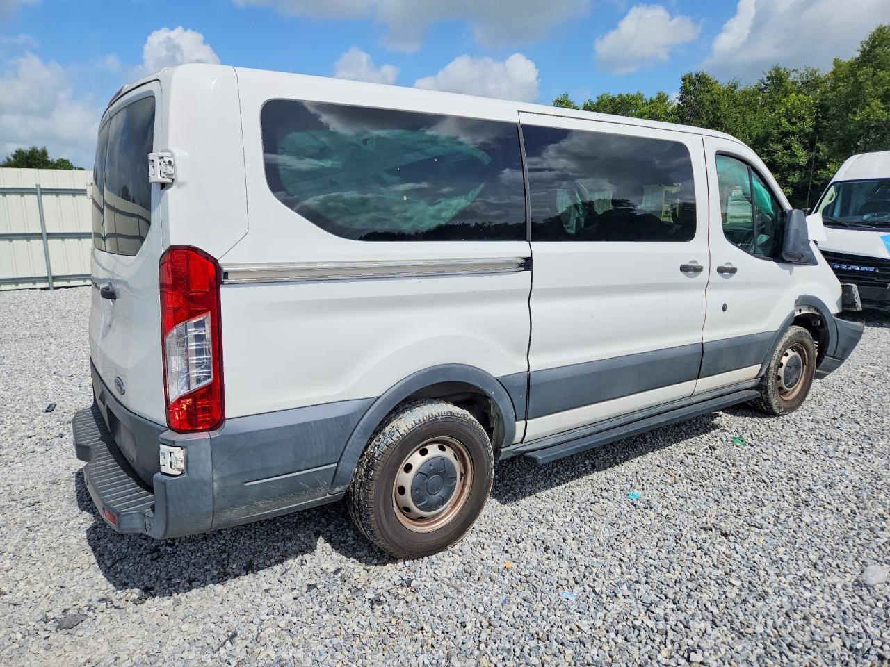 2016 Ford Transit T-150 - Фото 3