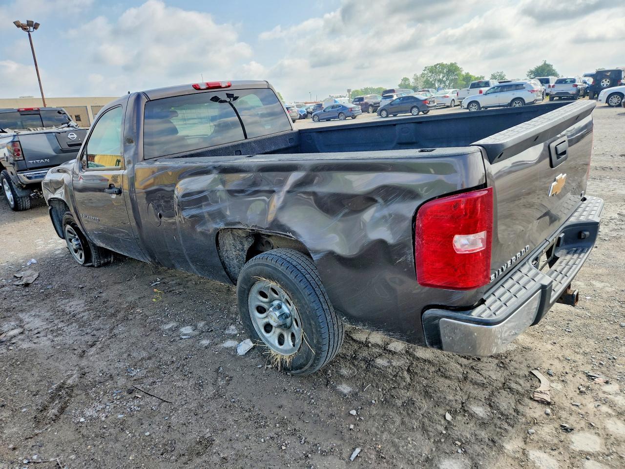 2007 Chevrolet Silverado C1500 - Фото 2