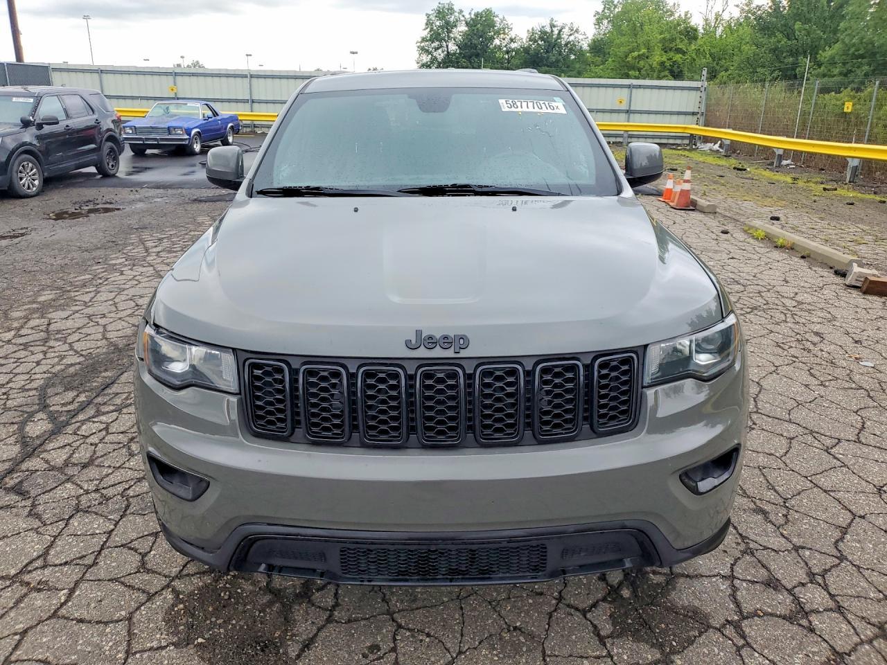 2020 Jeep Grand Cherokee Laredo - Фото 5