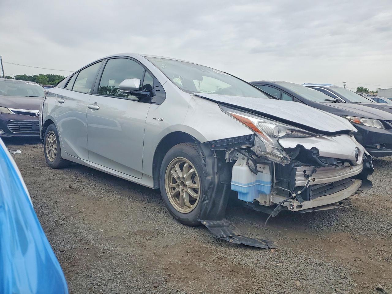 2018 Toyota Prius Three - Фото 4