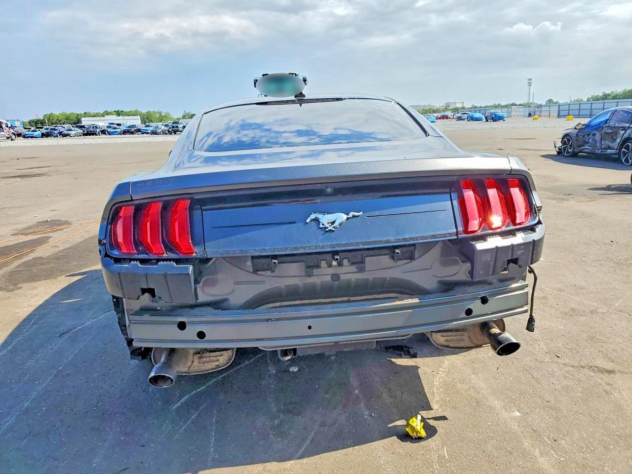 2020 Ford Mustang - Фото 6