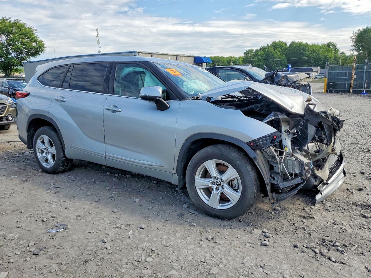 2022 Toyota Highlander Le - Фото 4