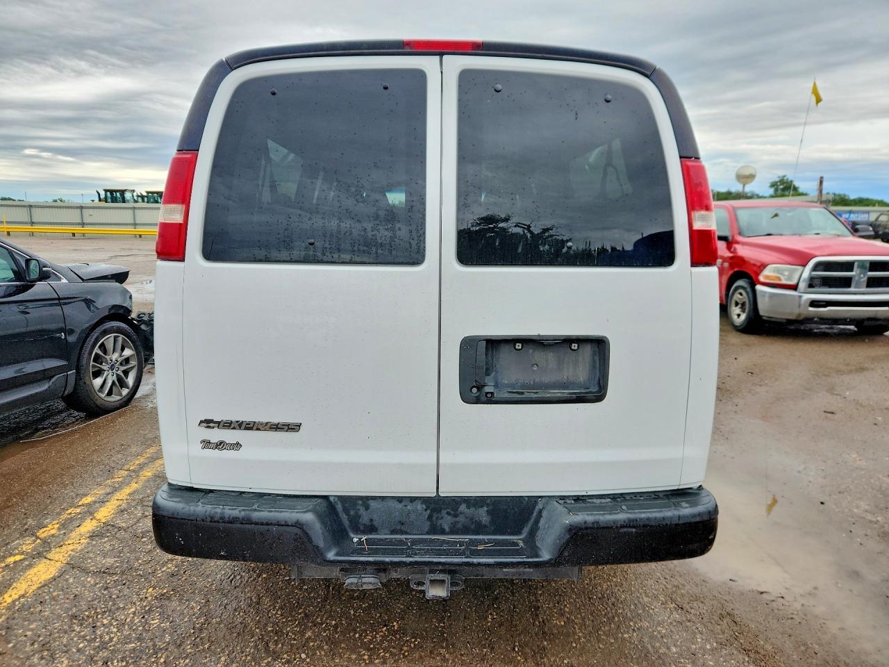 2018 Chevrolet Express G3500 Ls - Image 6