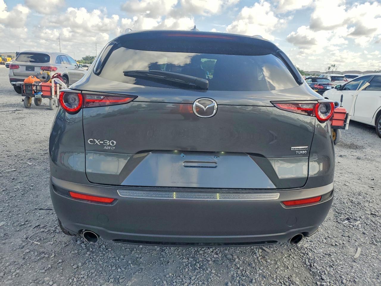 2023 Mazda Cx-30 Premium - Image 6