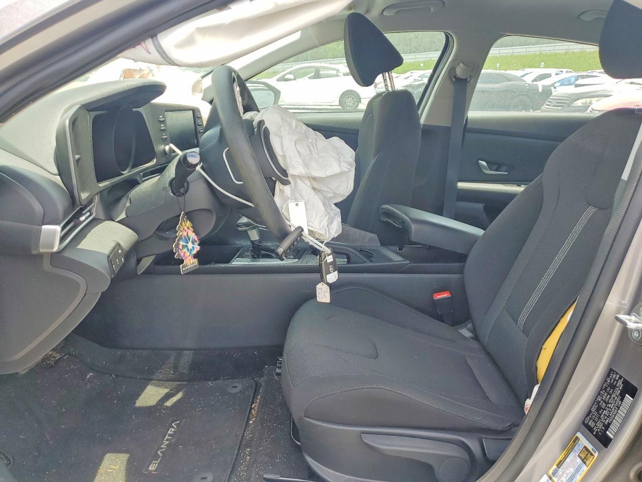 2023 Hyundai Elantra Se - Фото 7