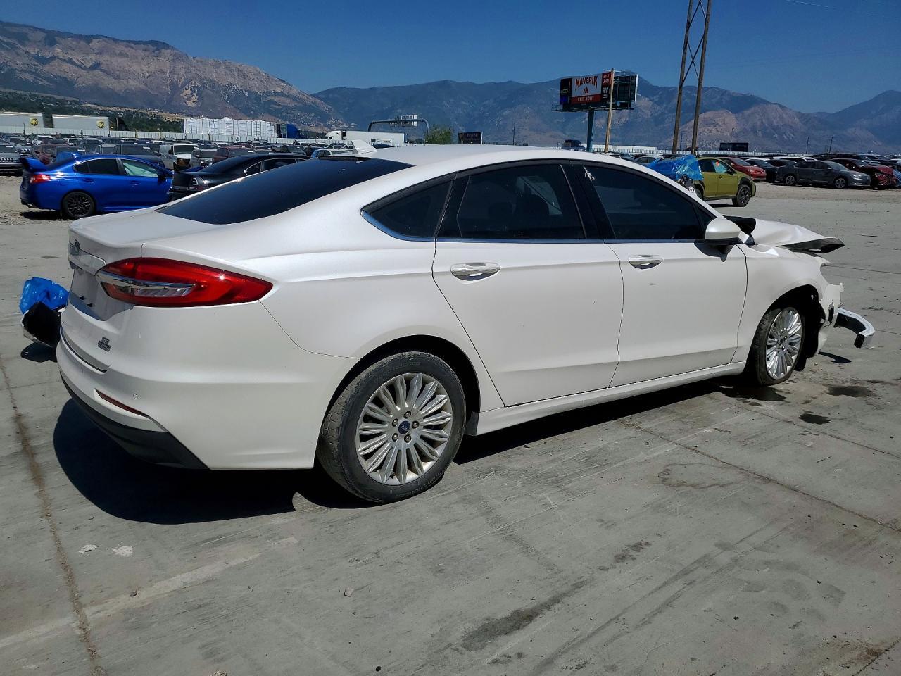 2020 Ford Fusion Se - Фото 3