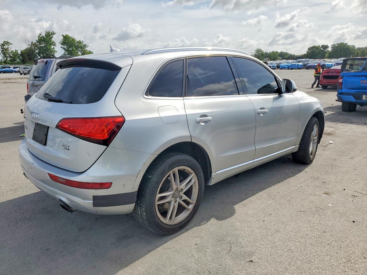 2013 Audi Q5 Premium Plus - Image 3