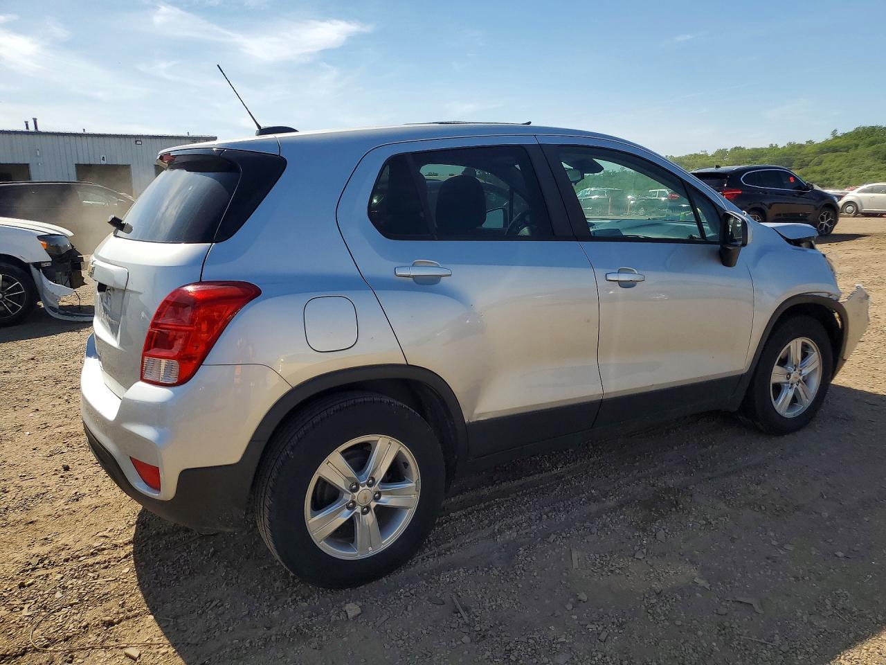 2020 Chevrolet Trax Ls - Фото 3
