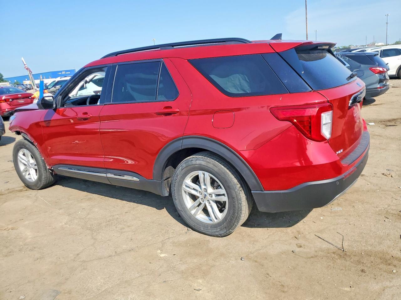 2023 Ford Explorer Xlt - Image 2